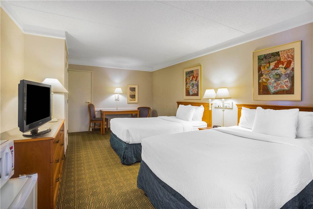 Super 8 By Wyndham Eagle Pass Hotel Стая снимка